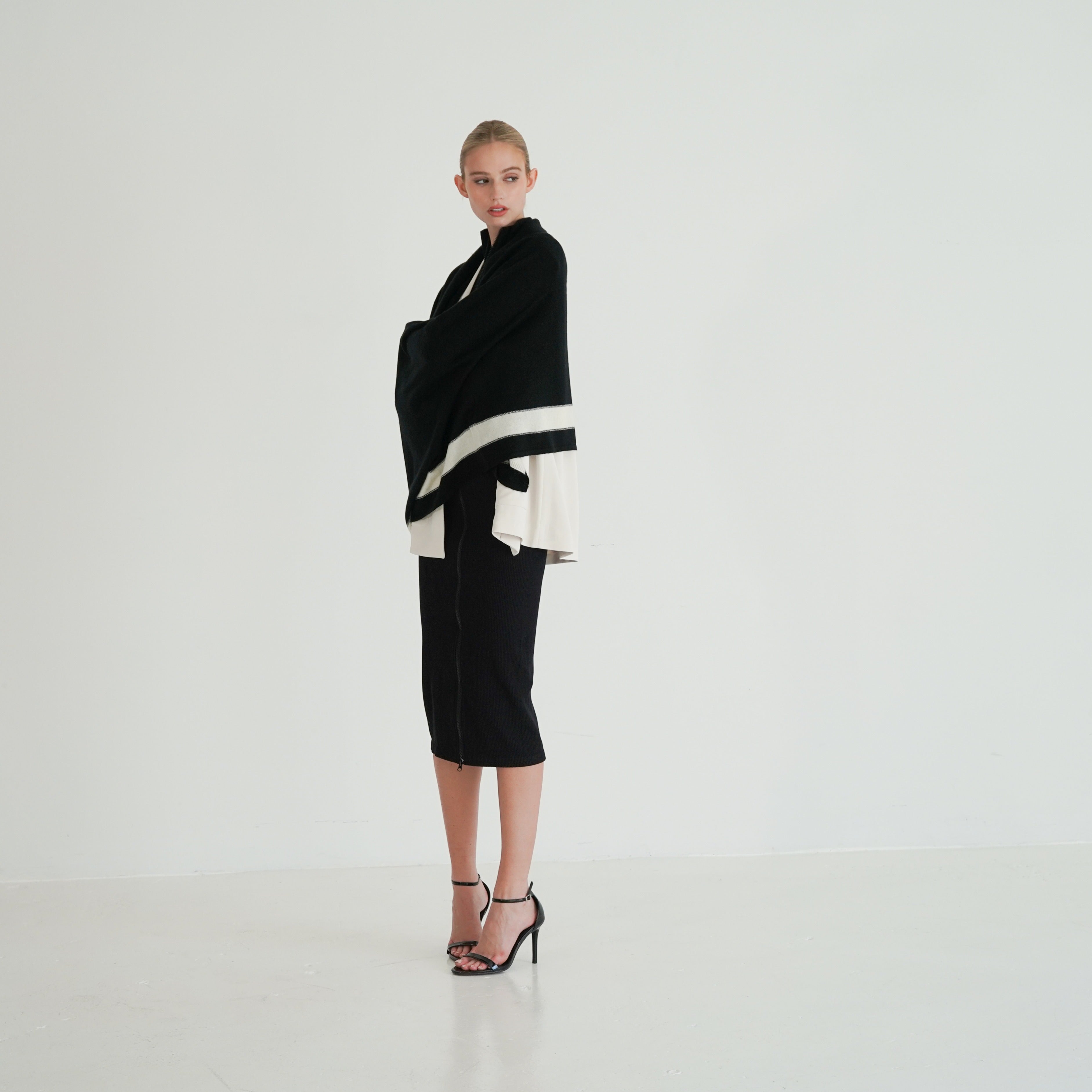 NOAH - Scarf in Soft Wool Cashmere Blend