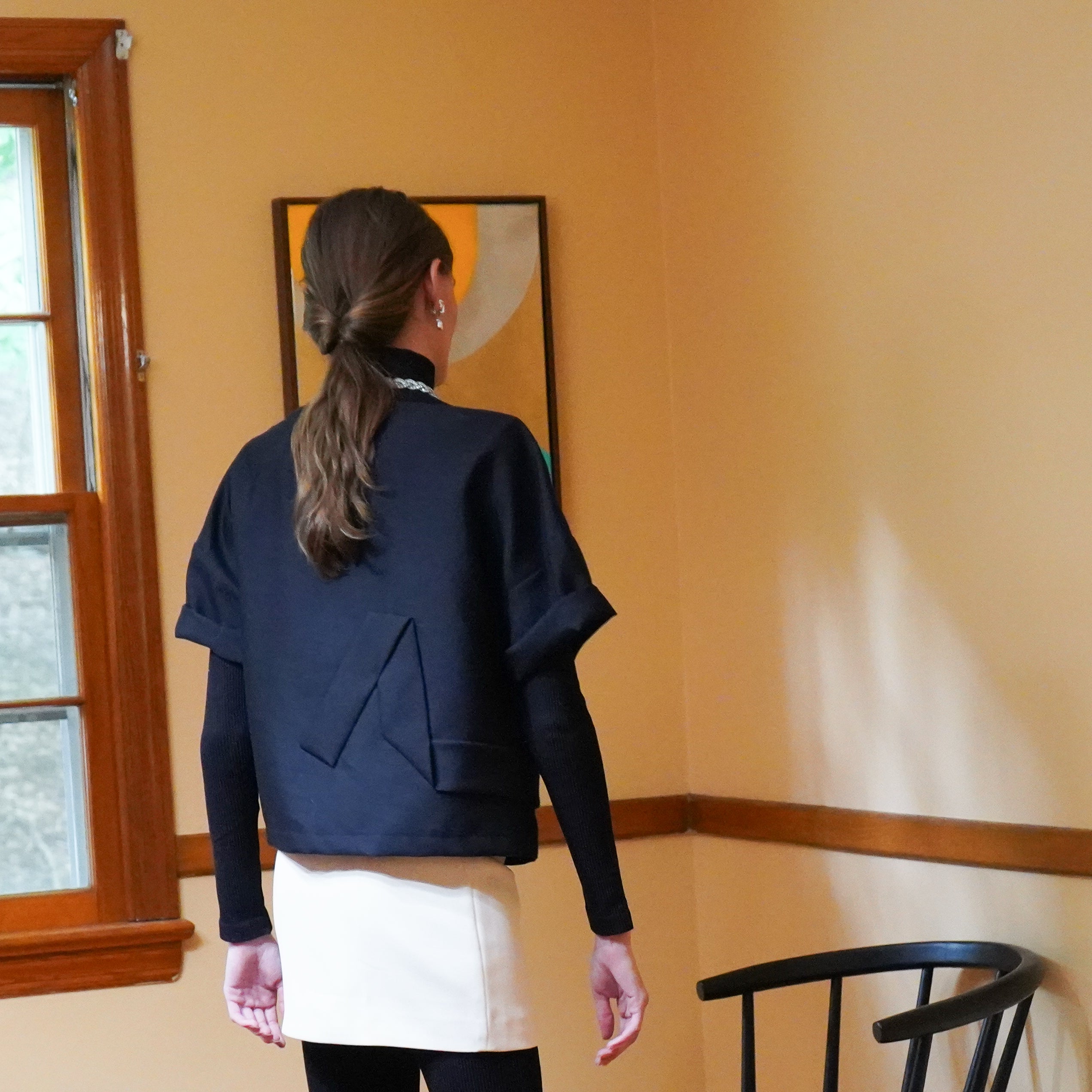 Rolled sleeve Wool Silk Twill boat neck T with detachable feather