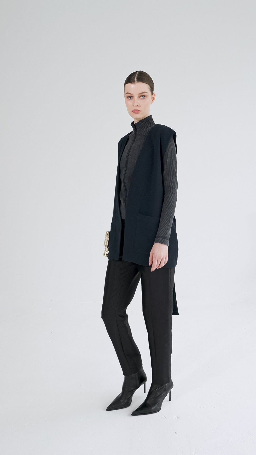 ARIA - Straight Pants in Satin