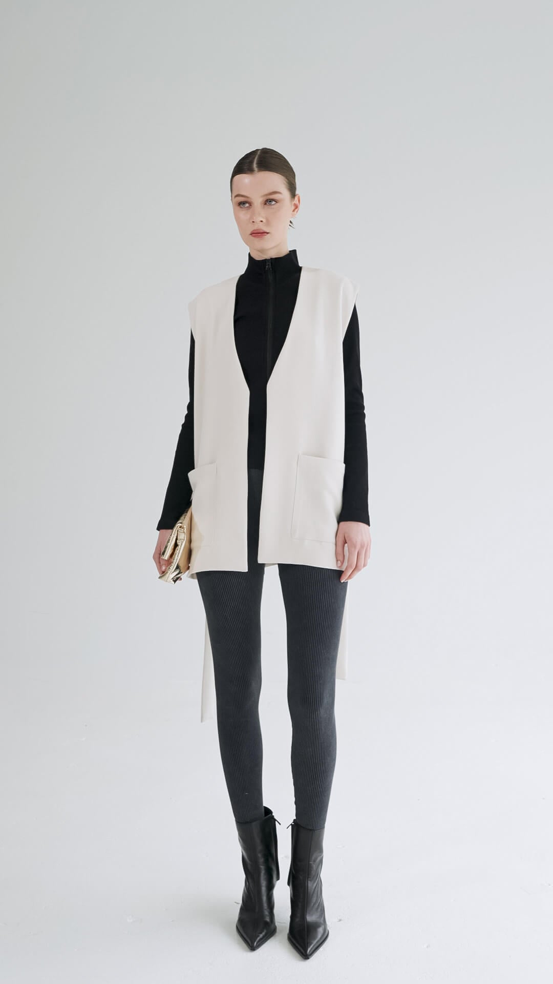LARA - Seamless Rib Zip Front Top